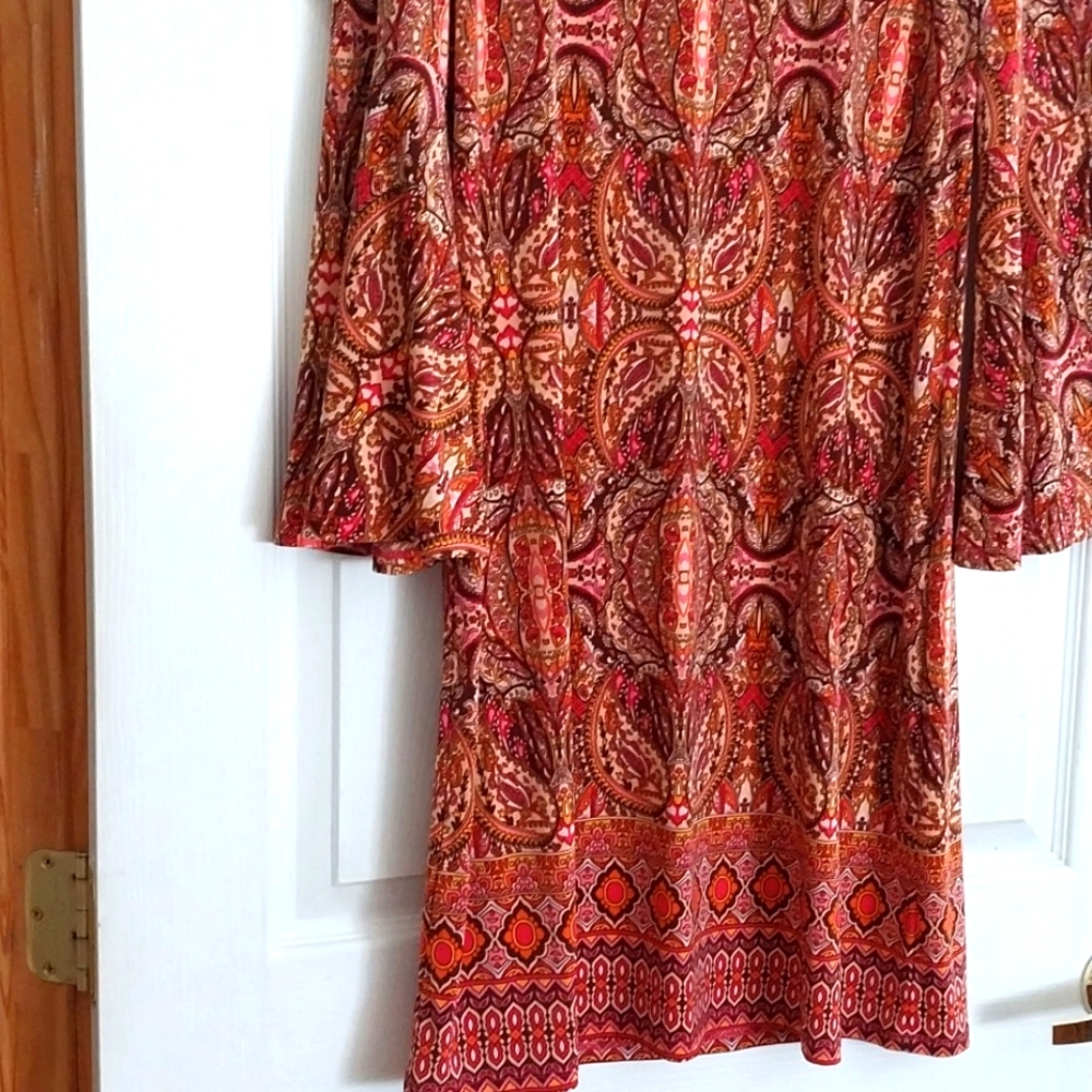 Lightweight Midi Dress w/ Bell Sleeves Abstract Motif by Tacera